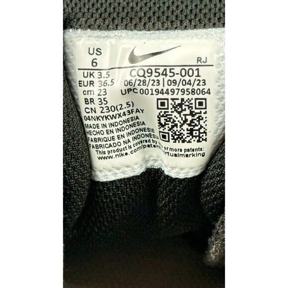 NWB Women's Nike Legend Essential 2 Black/White-Pure Platinum Size 6 (CQ9545 001 - Picture 3 of 9